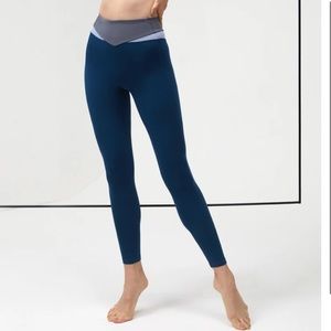 The Cut Out Leggings